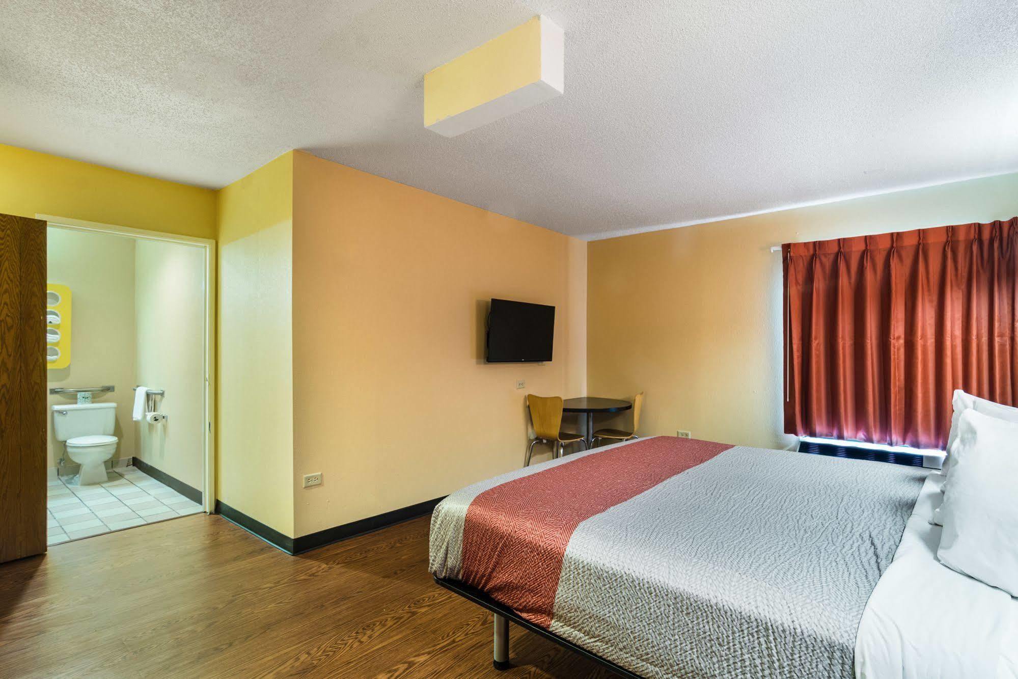Motel 6-Libertyville, Il Екстер'єр фото