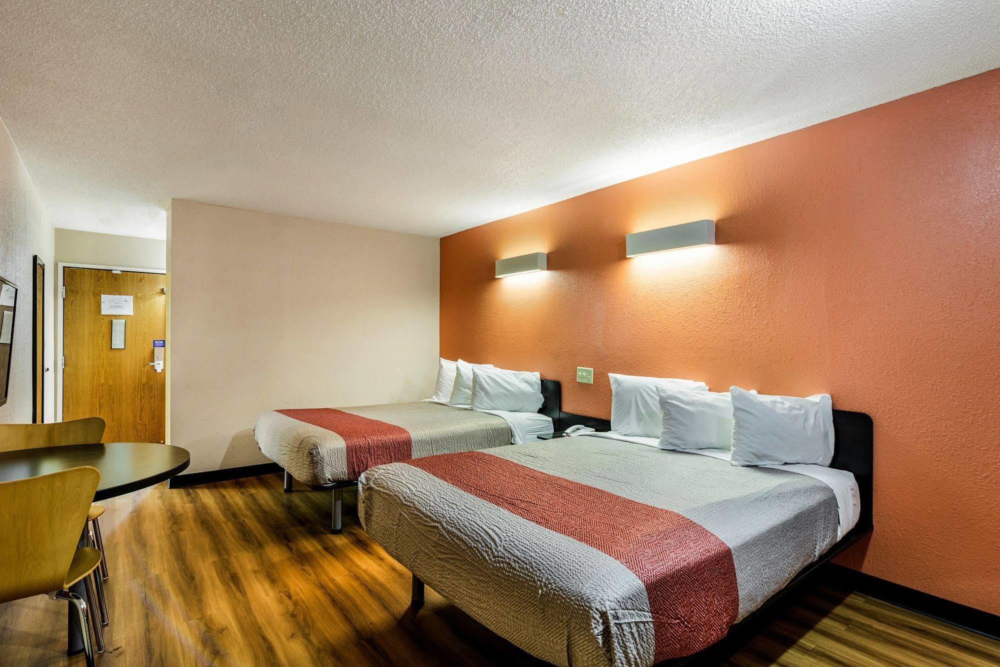 Motel 6-Libertyville, Il Екстер'єр фото