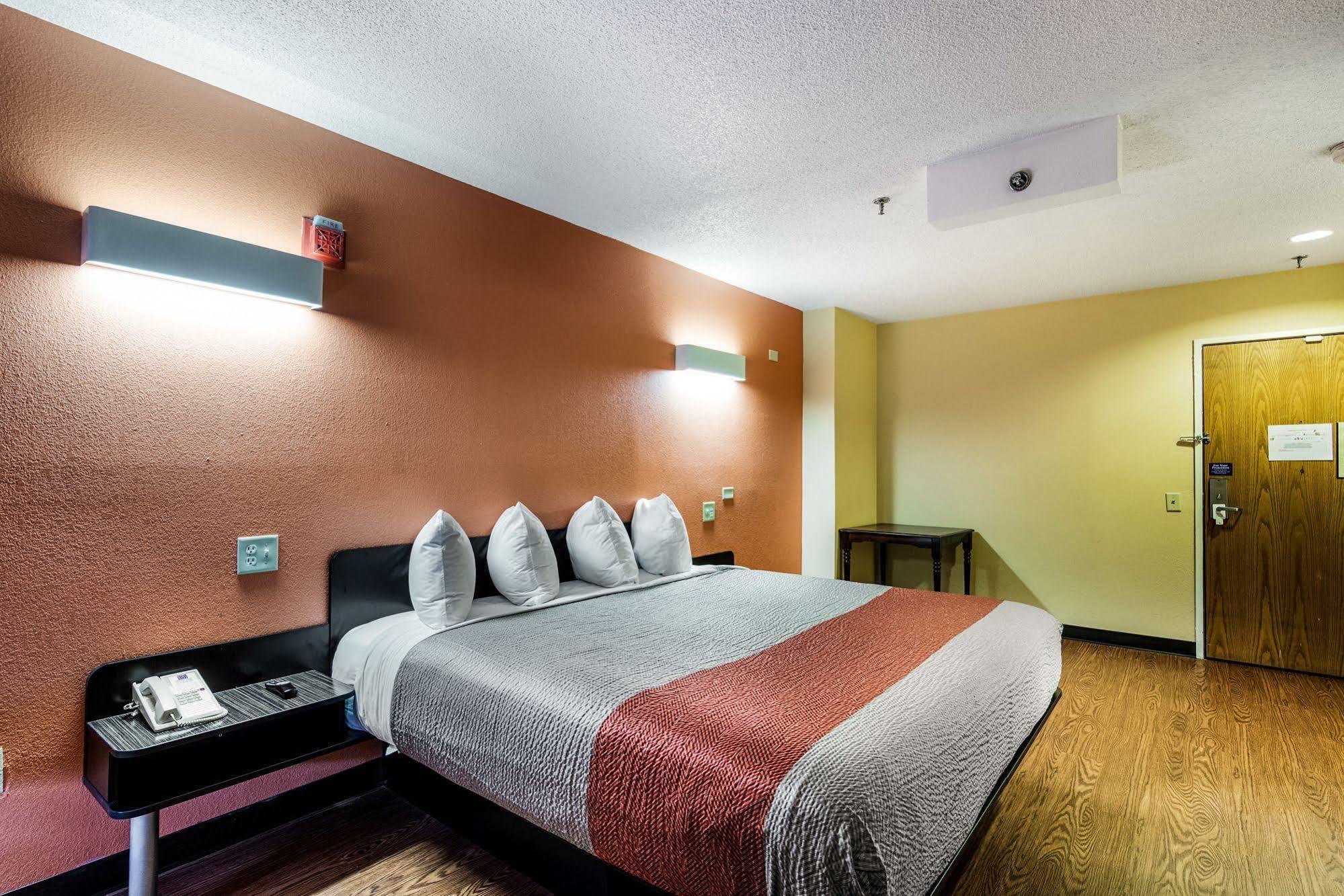 Motel 6-Libertyville, Il Екстер'єр фото