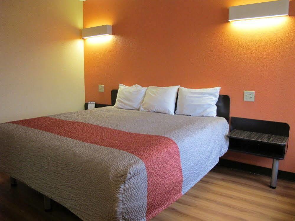 Motel 6-Libertyville, Il Екстер'єр фото